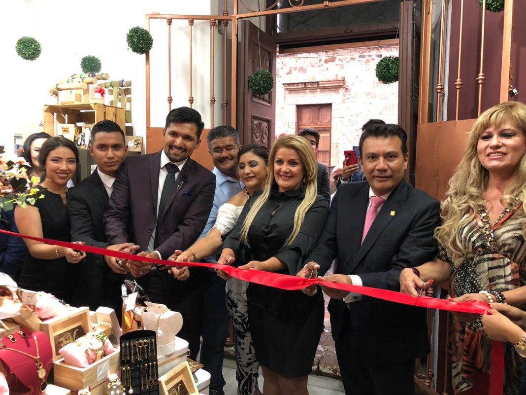 Inauguran “Feervick” accesorios con estilo