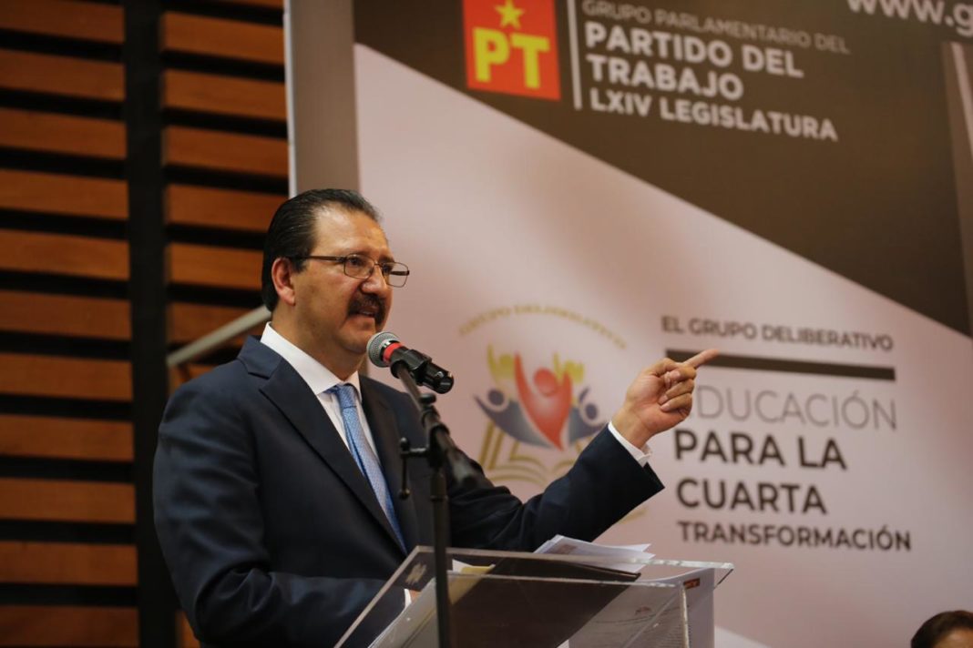 Propone Reginaldo Sandoval creación de nueva Constitución Política