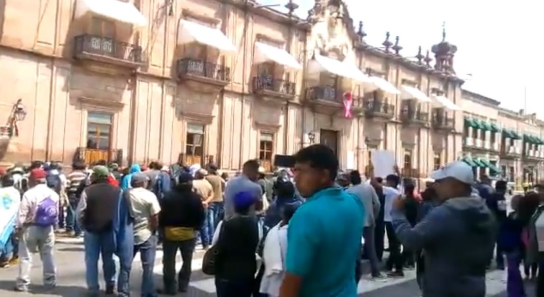 Habitantes de Nahuatzen exigen salida de alcalde