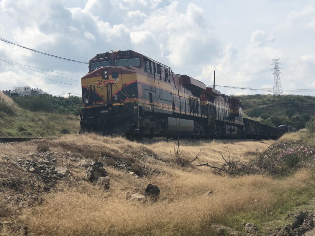Realizan labores preventivas ante descarrilamiento del tren en Morelia 