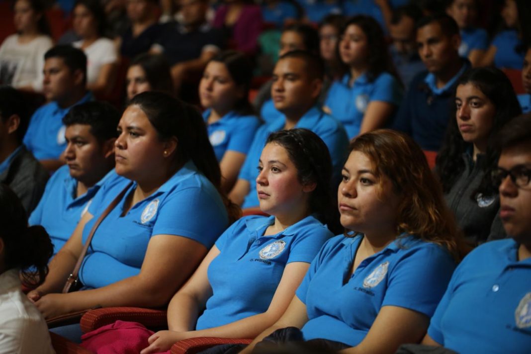 Pasantes de enfermería exigen más recurso para becas