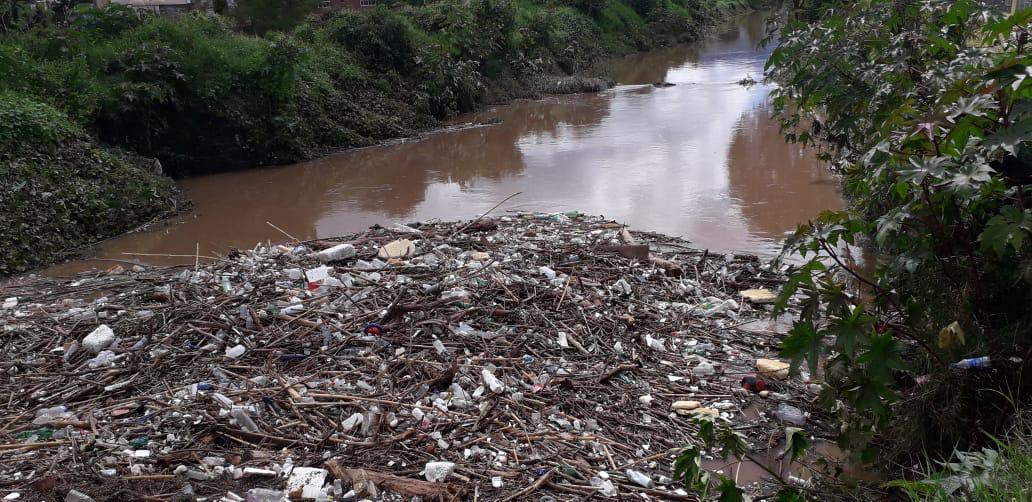 https://www.contramuro.com/reportan-perdidas-materiales-tras-lluvia-de-ayer-en-colonias-del-cerro-del-quinceo/