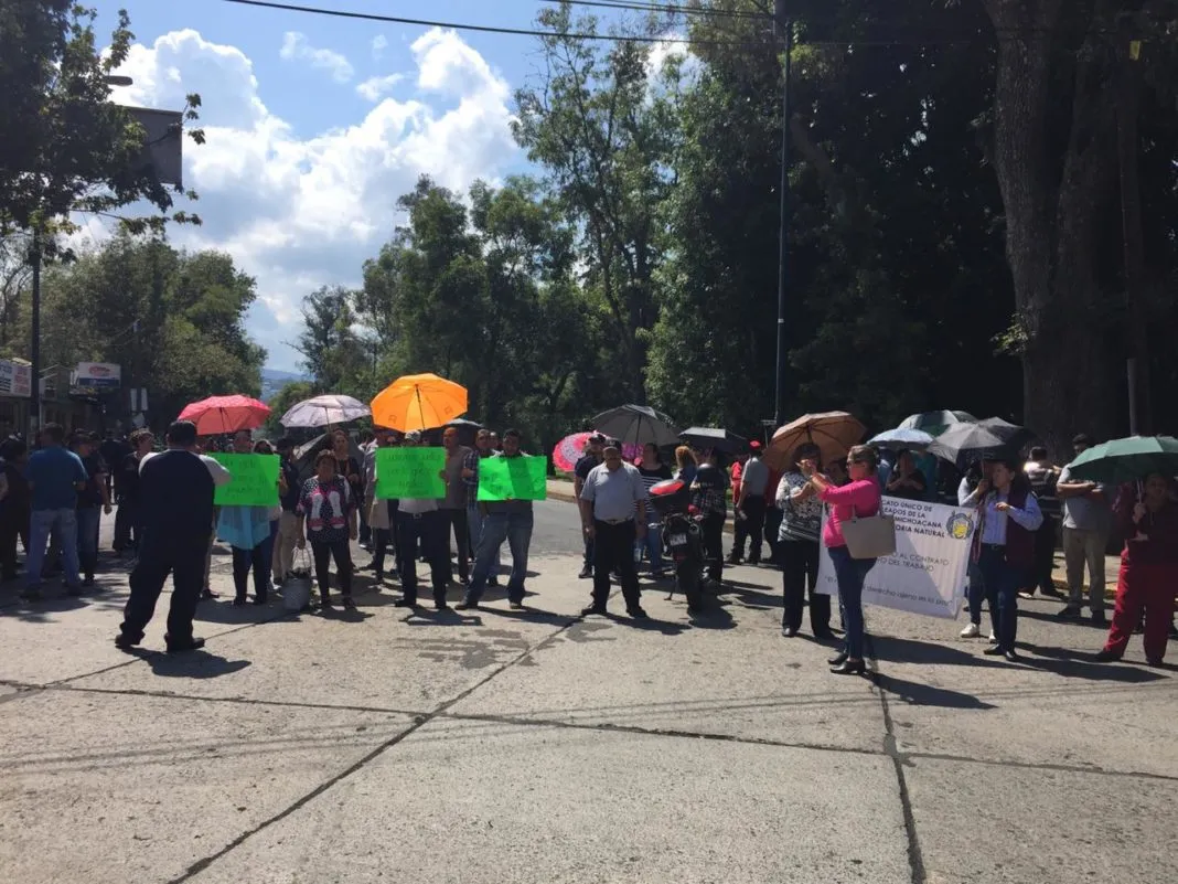 Bloquea SUEUM avenidas por falta de pago