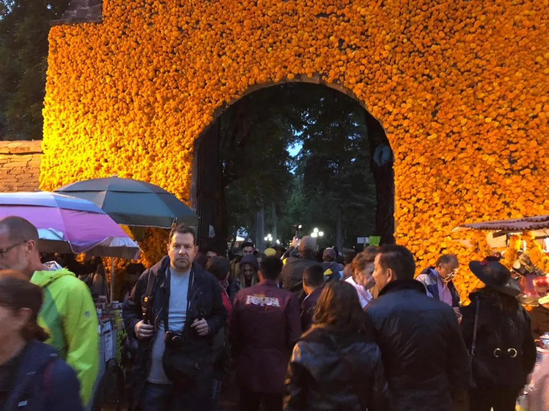 Masificación turística de Noche de Muertos, peligro para perder tradición