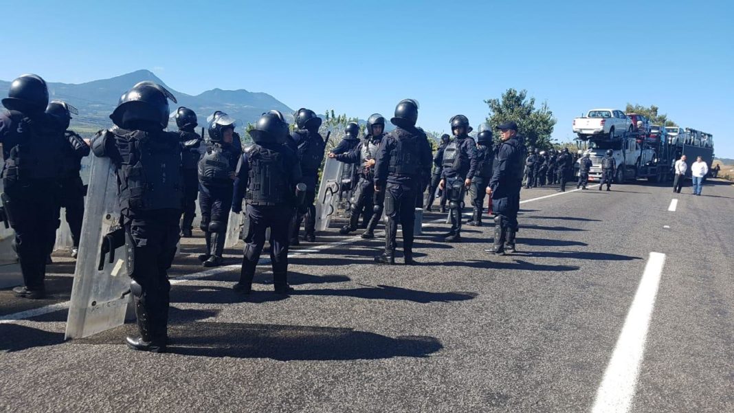 Liberan bloqueo carretero en Tiripetío