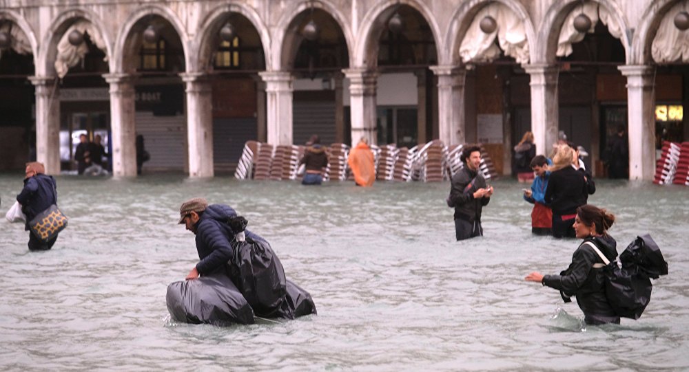 Mueren 12 personas por inundaciones en Sicilia