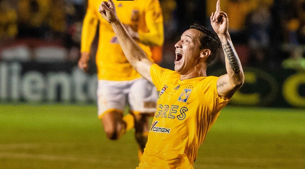 Tigres aventaja la serie ante Pumas