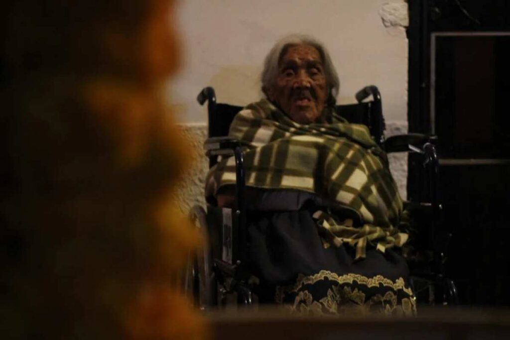 Mamá Coco de Michoacán inspiró a Pixar sin recibir reconocimiento. Su familia denuncia falta de apoyo a la mujer detrás del personaje icónico de la película Coco