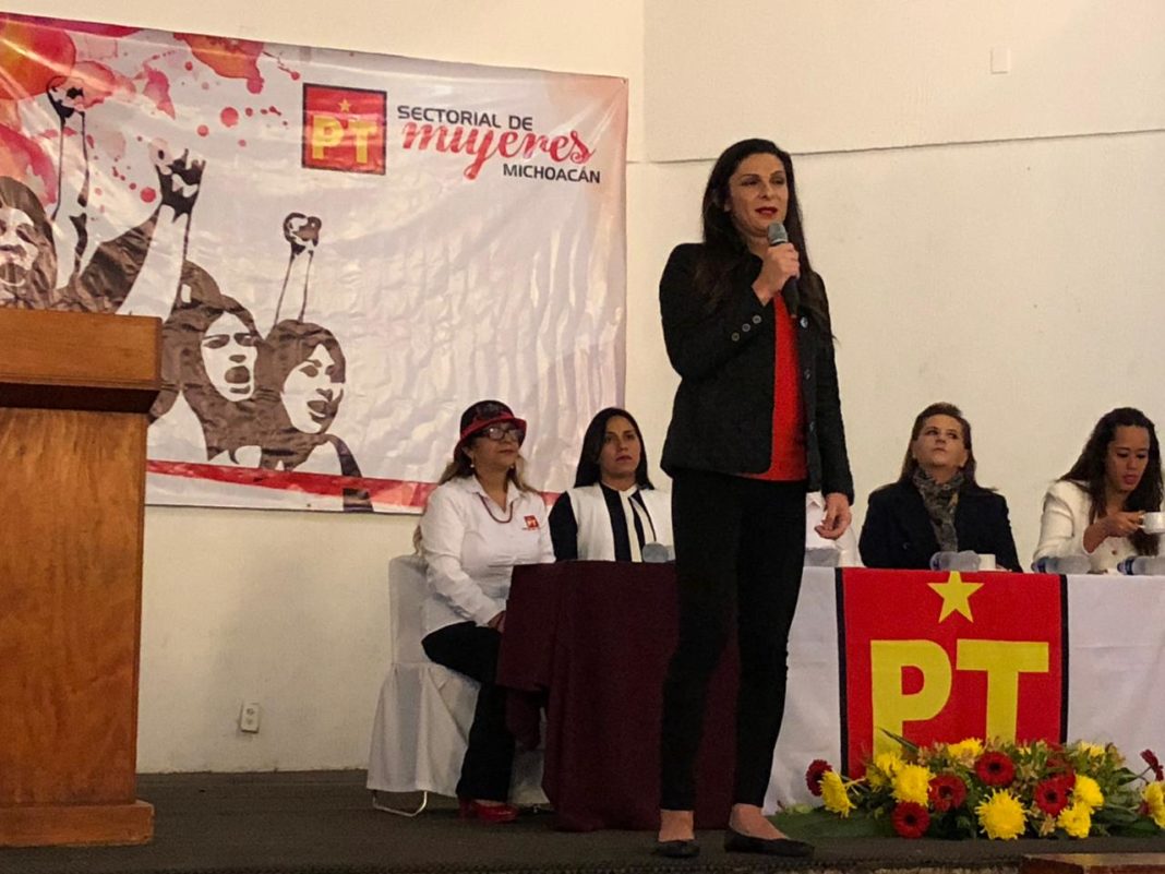 Regular redes sociales para evitar discriminación, expone Ana Guevara