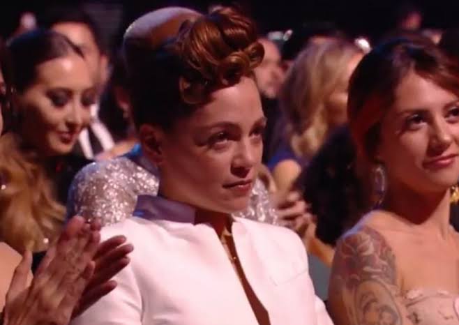 Lafourcade se lleva la noche tras triunfo de Maluma