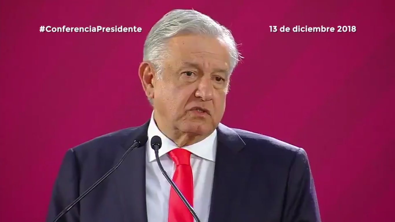 Niega AMLO abordar tema del muro en conversación con Trump