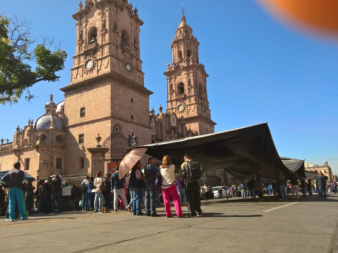 Plantón y bloqueo de vías advierte magisterio michoacano