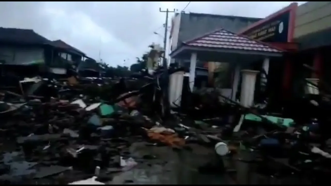 Incrementa número de muertos en Indonesia por tsunami