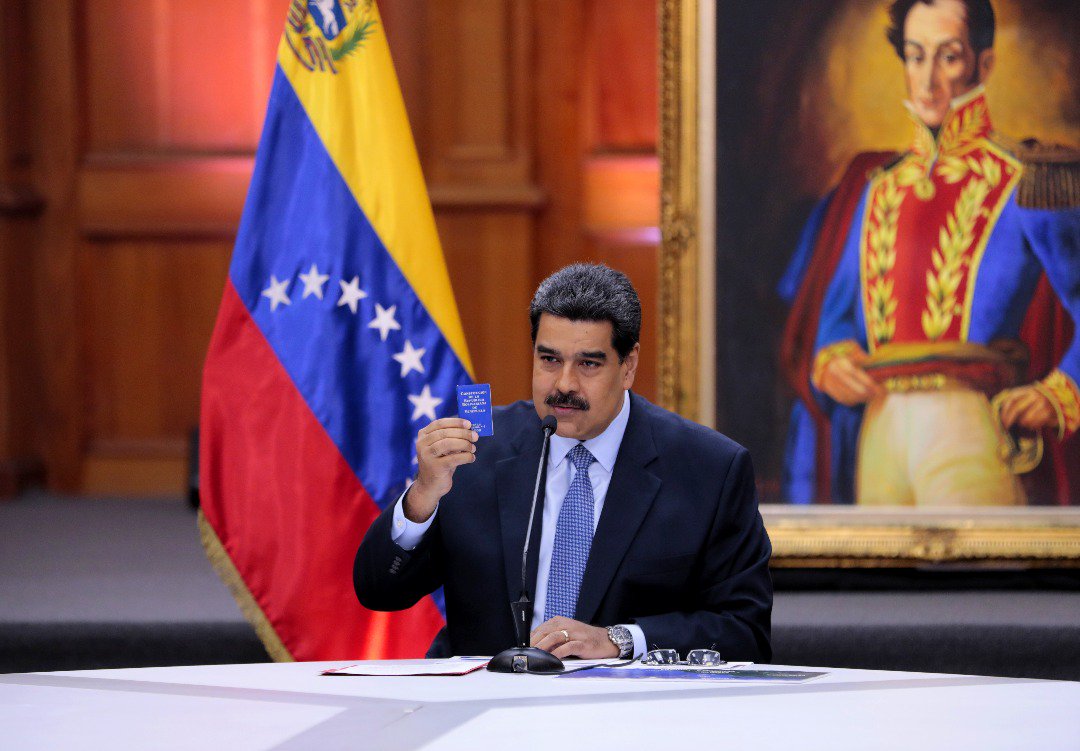 Pide Maduro al Papa apoyo para el diálogo en Venezuela