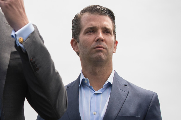 Compara Trump Jr. jaulas de animales con muro fronterizo