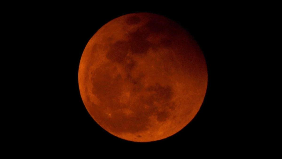 Se producirá en enero la superluna roja