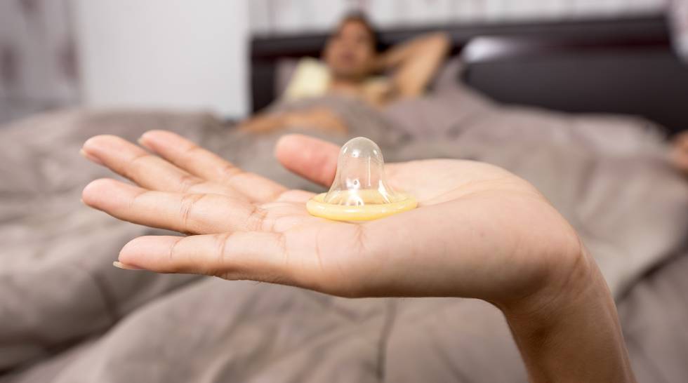 Uso de condón reduce 50% enfermedades sexuales en mujeres adolescentes