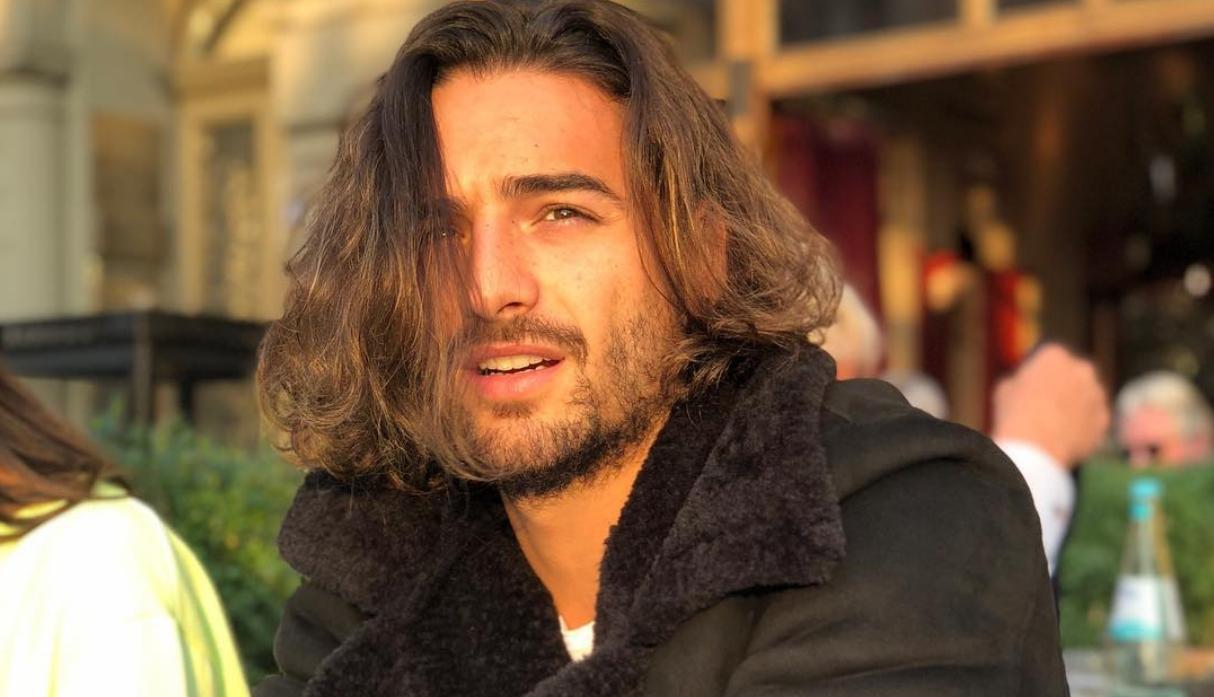 Maluma se corta el pelo por noble causa