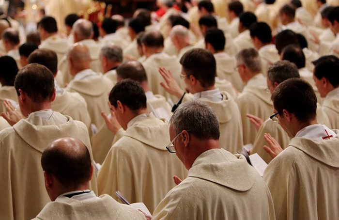 Suspendidos en México 152 sacerdotes por pederastia