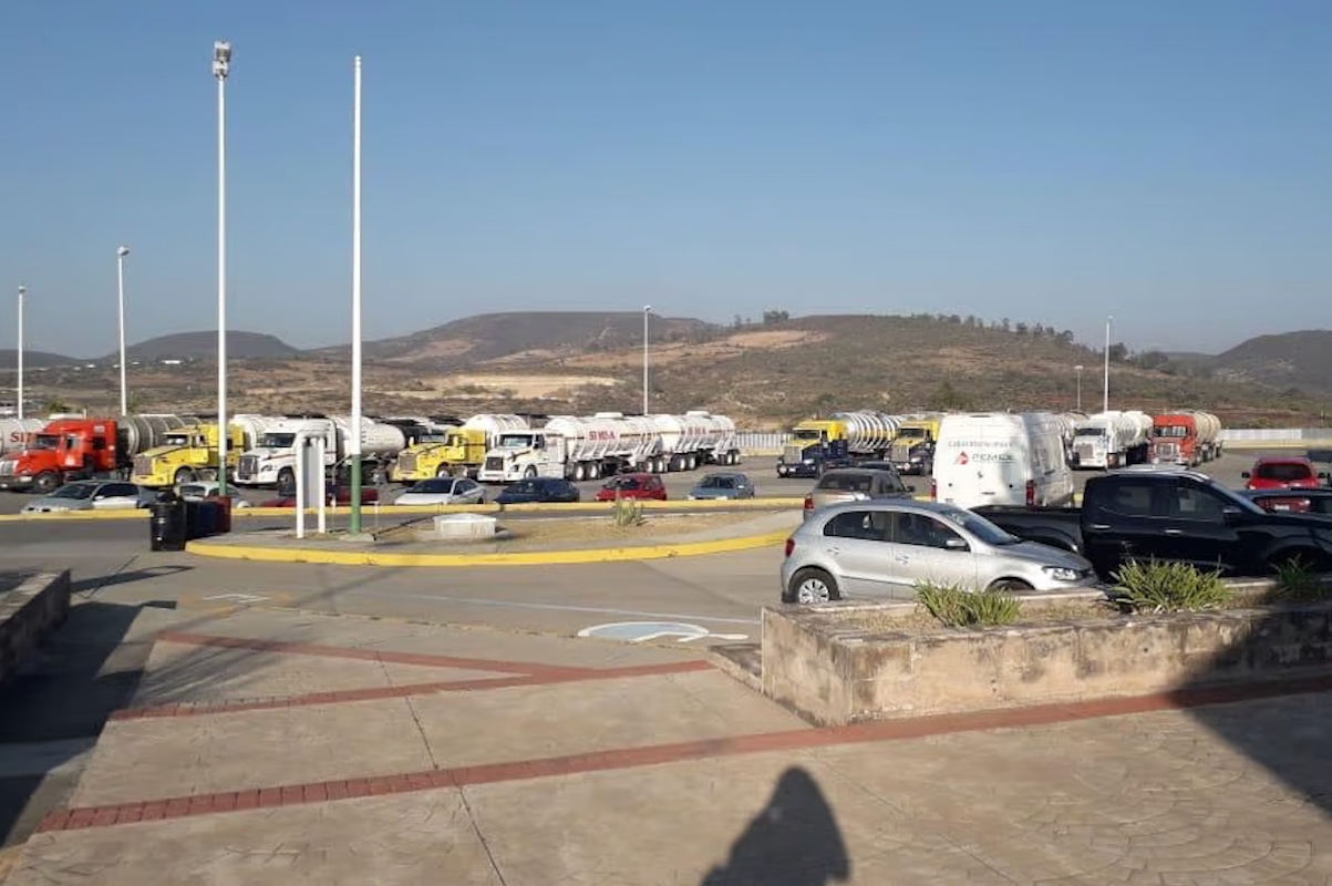 Después del desabasto de combustible en Morelia llegan 2 millones de litros