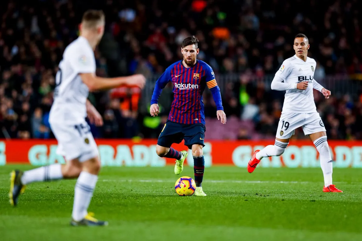 Sale Messi con molestias tras duelo ante Velencia