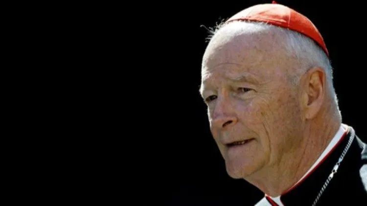 Papa expulsa a excardenal por abusos sexuales