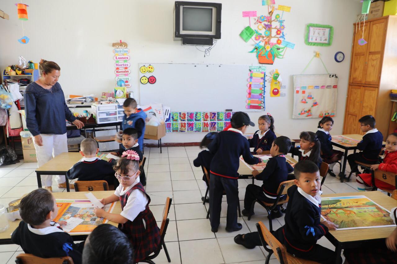 Tras un mes de inactividad este lunes al 100 % escuelas en Michoacán
