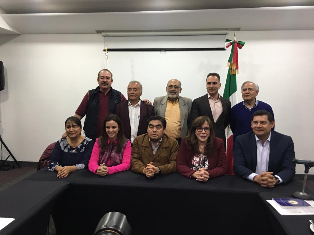 Oficializan a Barbosa como candidato a gobernador de Puebla