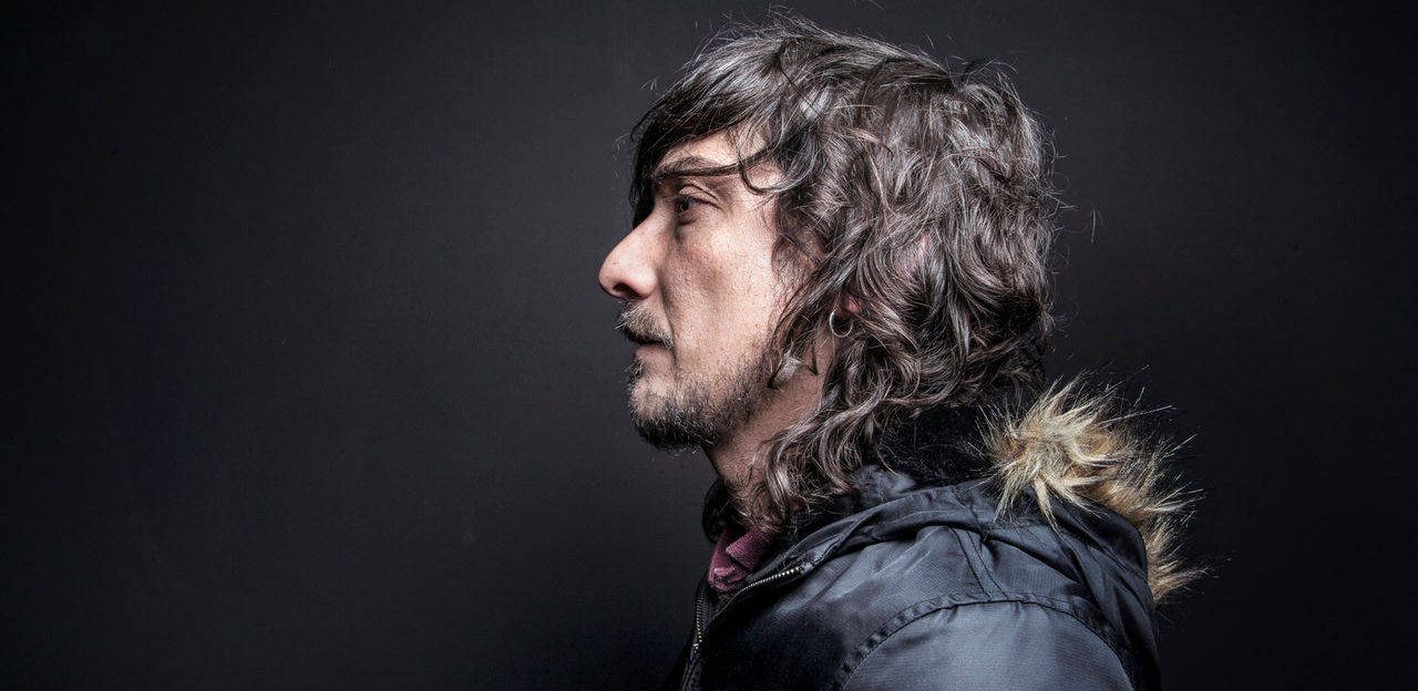 León Larregui acusado de violación