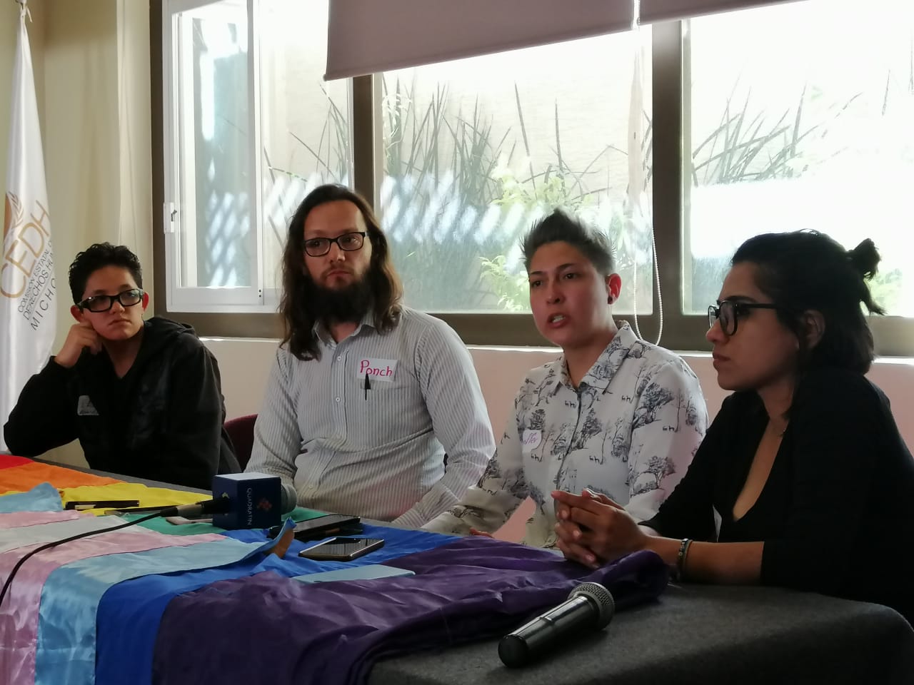 Va comunidad LGBT por Fiscalía Especializada en crímenes de odio