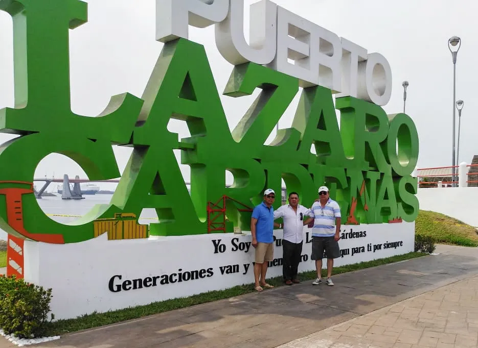 A promover un desarrollo integral para Lázaro Cárdenas, se compromete Fermín Bernabé