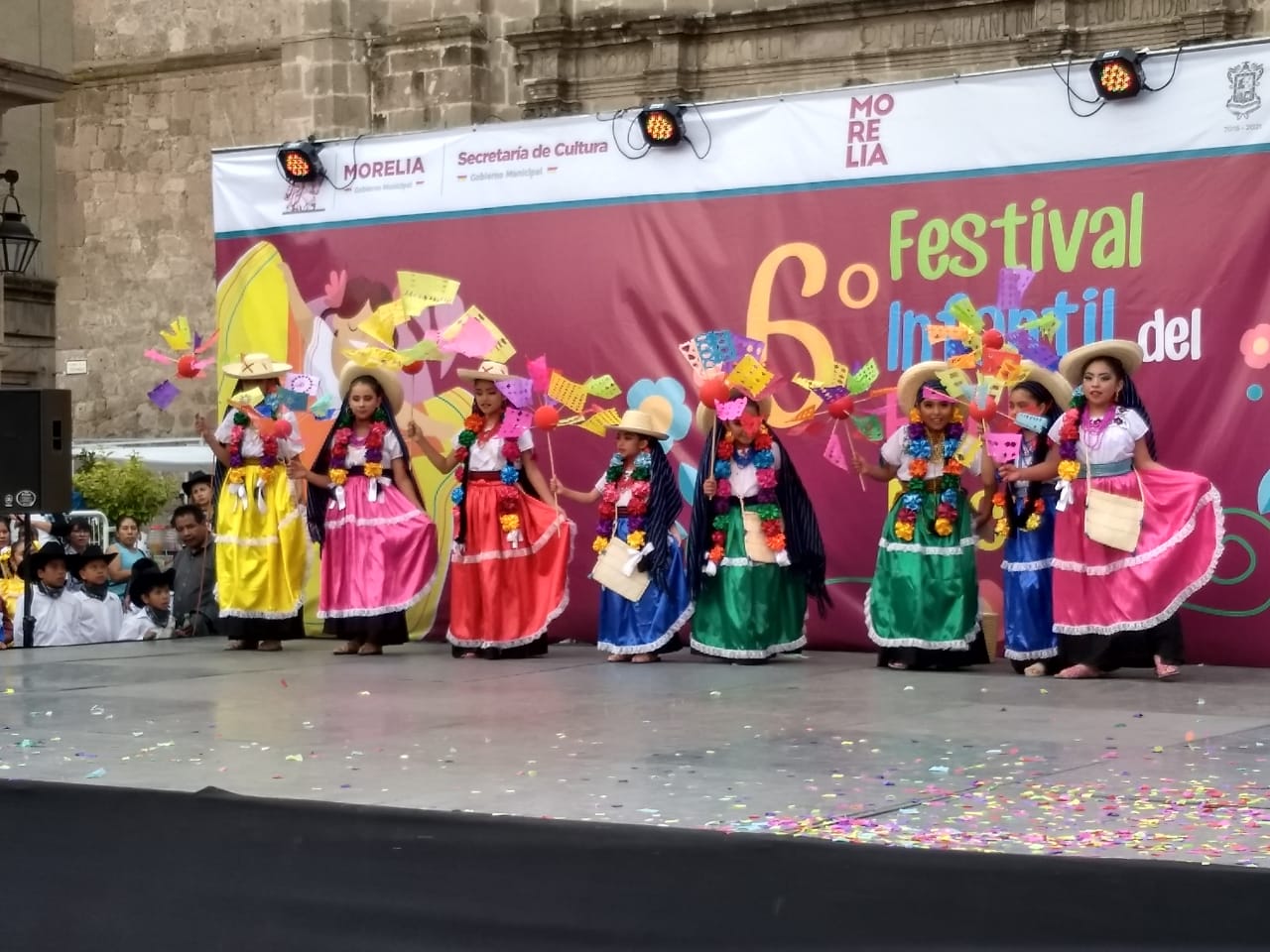 720 niños participan en el sexto festival infantil del folklore nacional