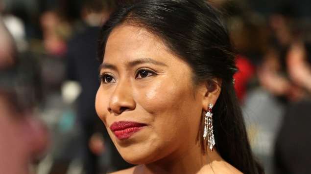 Diseñador nombra a Yalitza Aparicio como la "Frida Kahlo millennial"