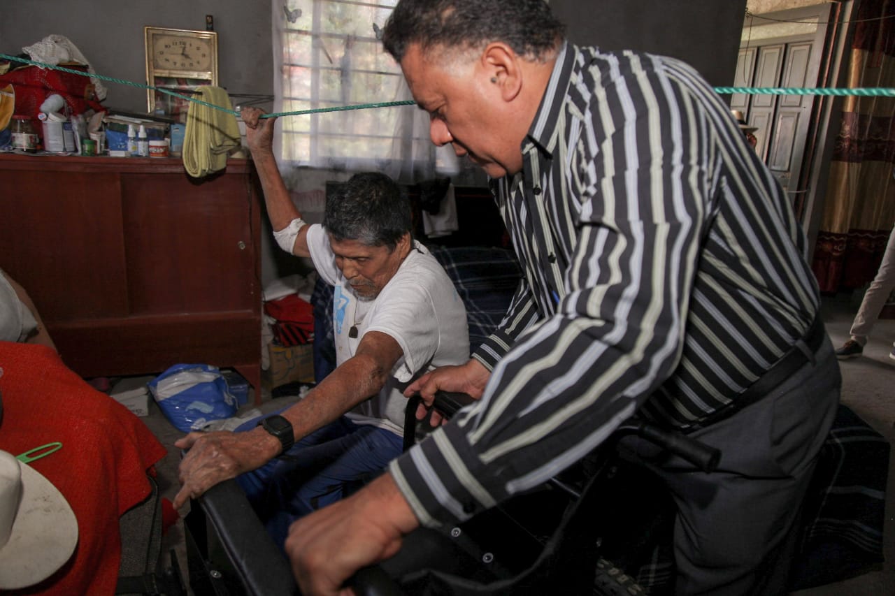 Discapacitados y adultos mayores, prioridad para diputados de Morena en Michoacán: Fermín Bernabé