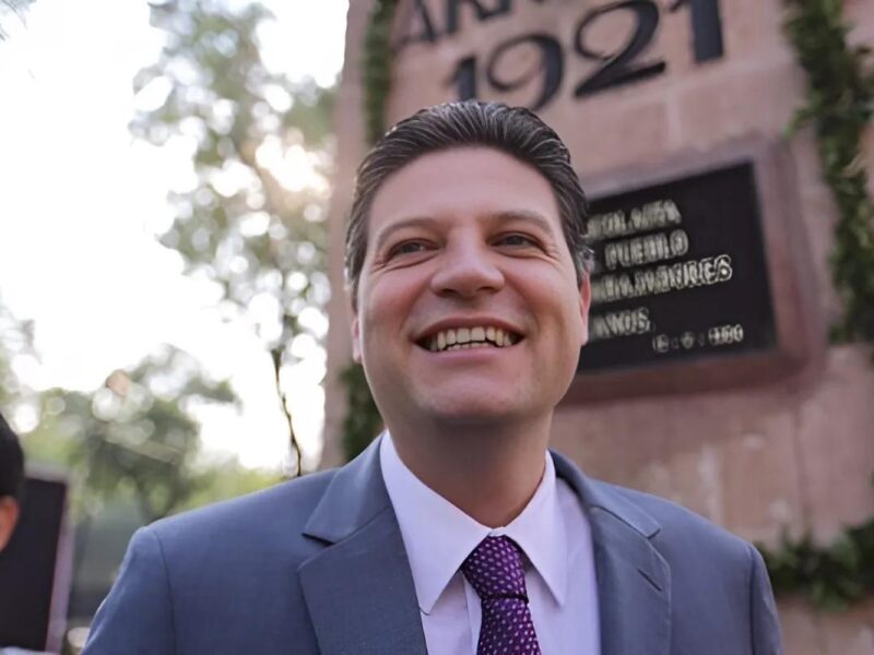 El alcalde Alfonso Martínez dedicó cerca de 30 millones de pesos a la compra de mobiliario para oficina en Morelia, generando debate sobre la gestión y uso de recursos públicos