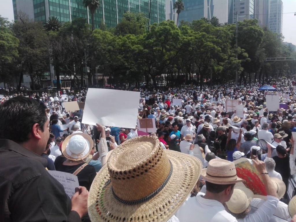 Marchan contra AMLO en la CDMX