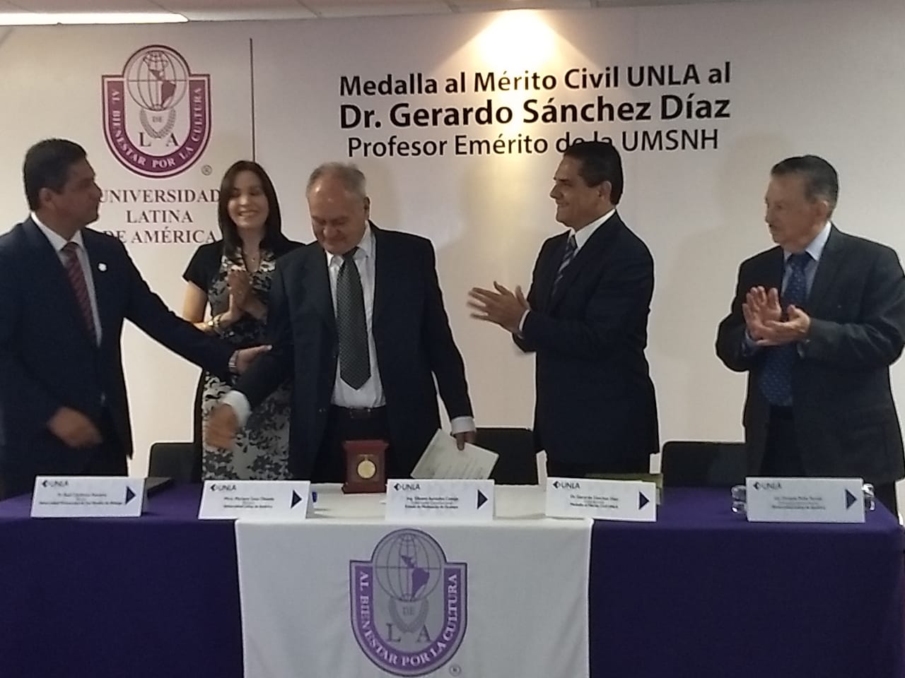El historiador Gerardo Sánchez Díaz es galardonado por la UNLA
