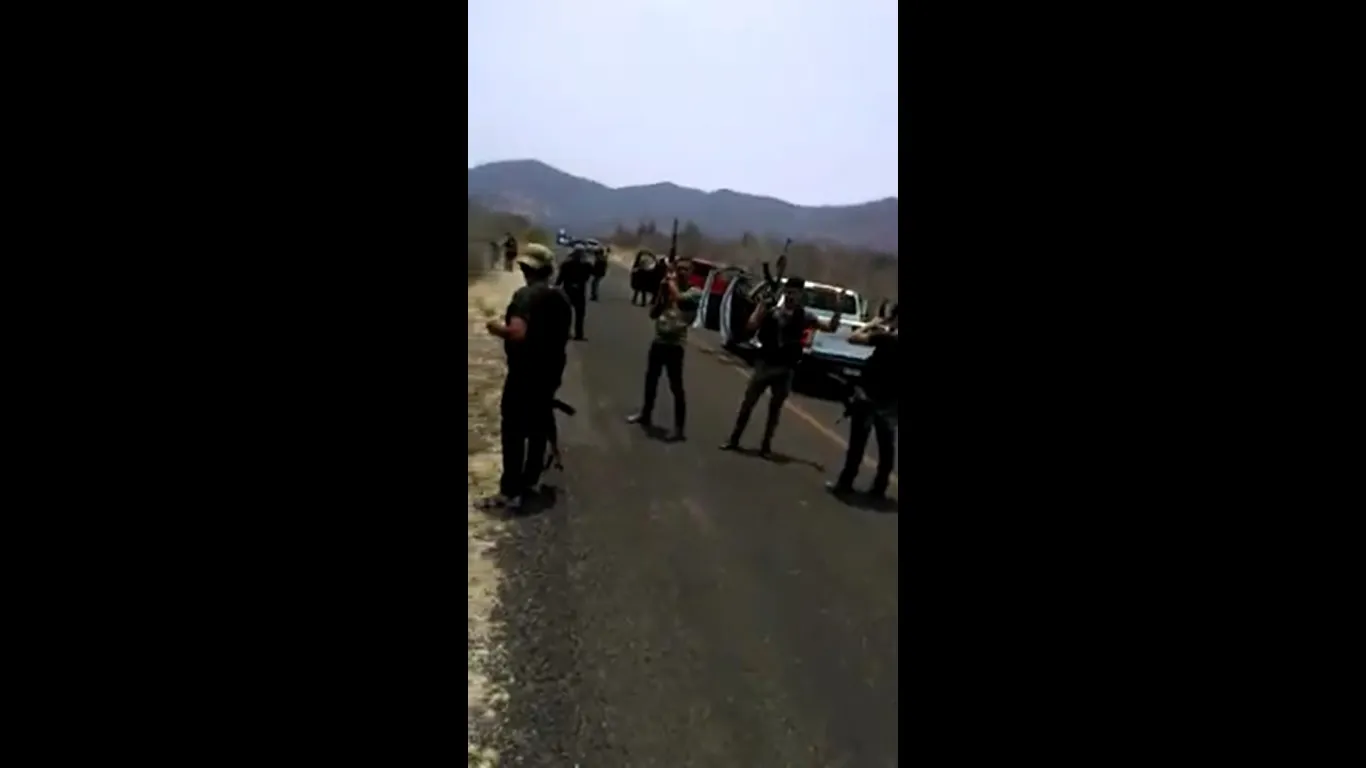 En nuevo video, grupo armado amenaza con dirigirse a Churumuco, Michaocán