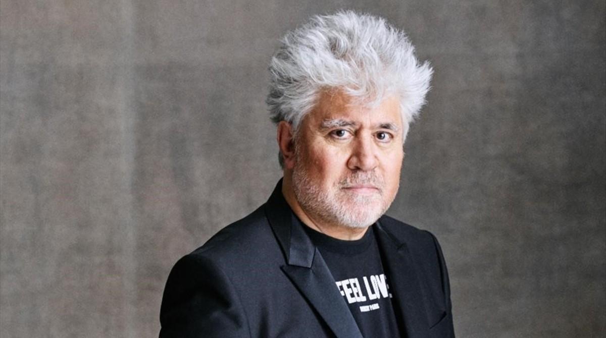 Sacerdote intento abusar de mí: Pedro Almodóvar