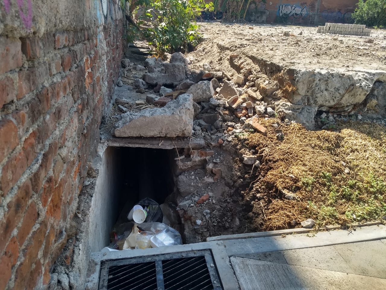 Vecinos de la colonia Industrial, molestos por Plaza de la Paz