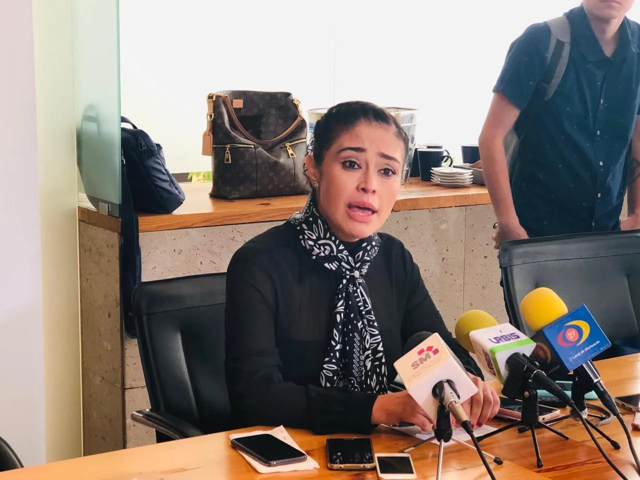 Diputada de Michoacán denuncia a director de medio informativo