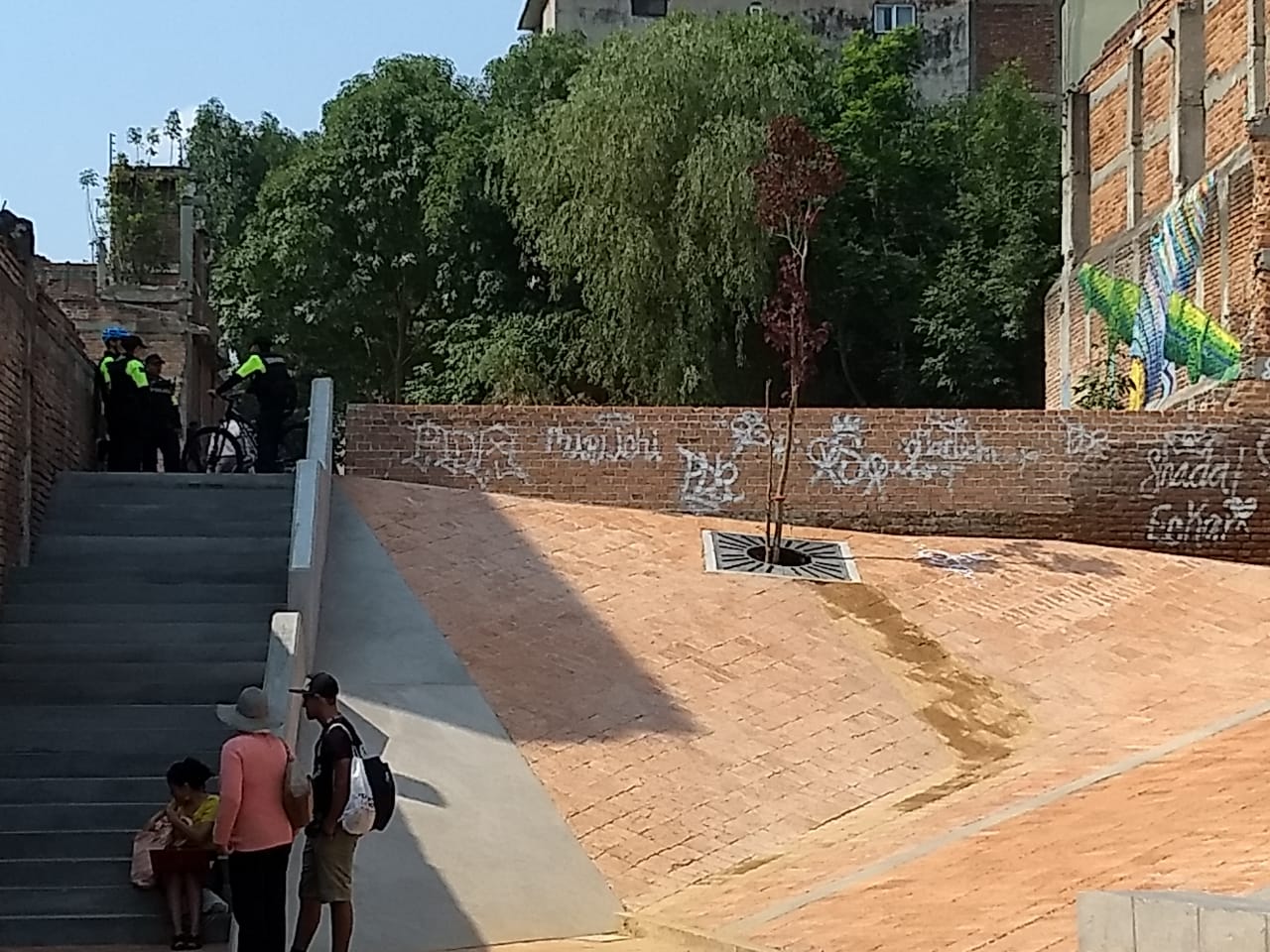 Ayuntamiento intervendrá paredes en Plaza de la Paz