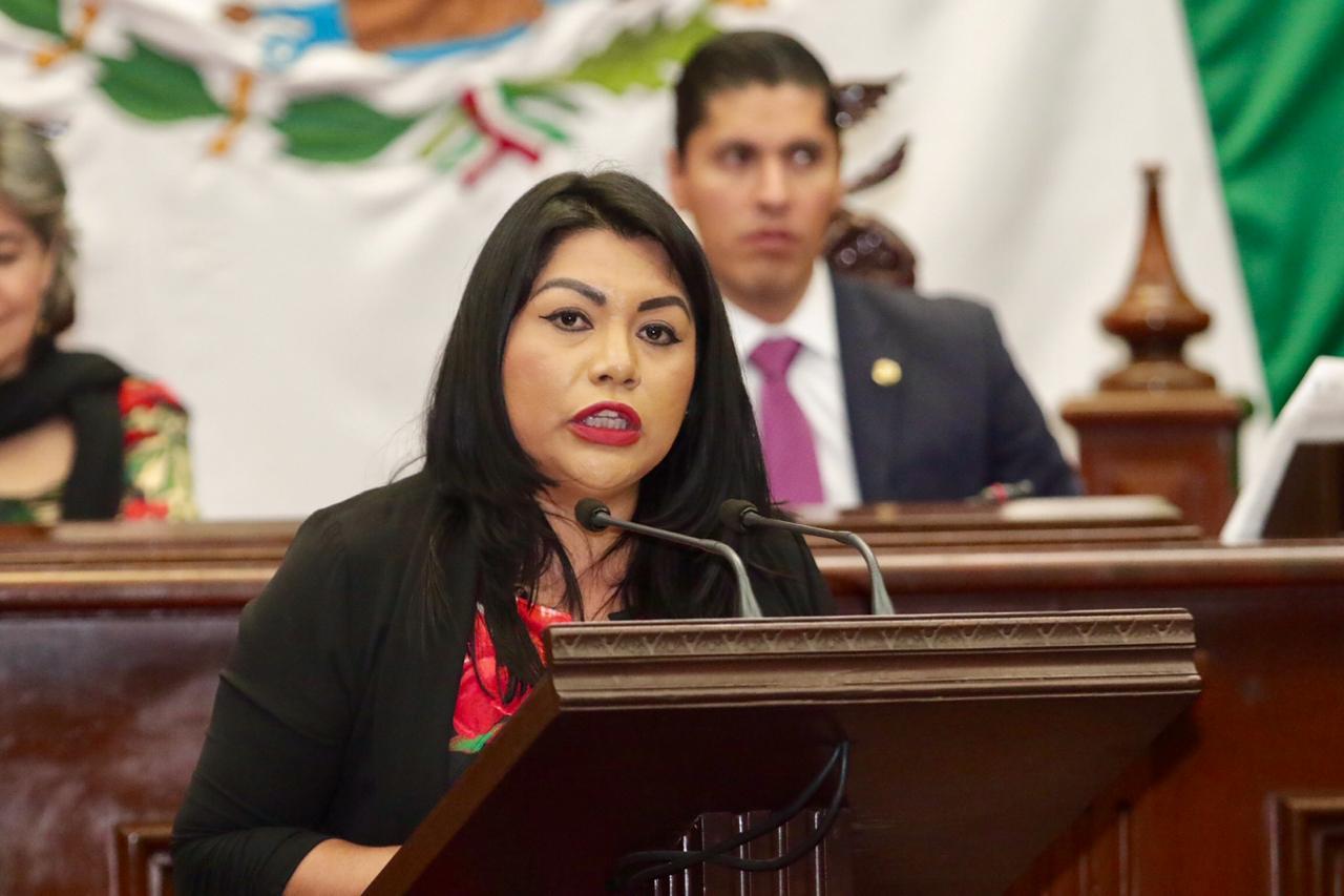 Presenta Brenda Fraga iniciativa de Ley de Juicio Político