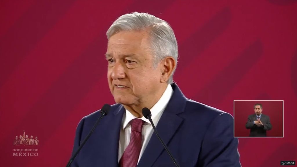 "El ambicioso vulgar, al carajo": AMLO regaña a legisladores de Morena