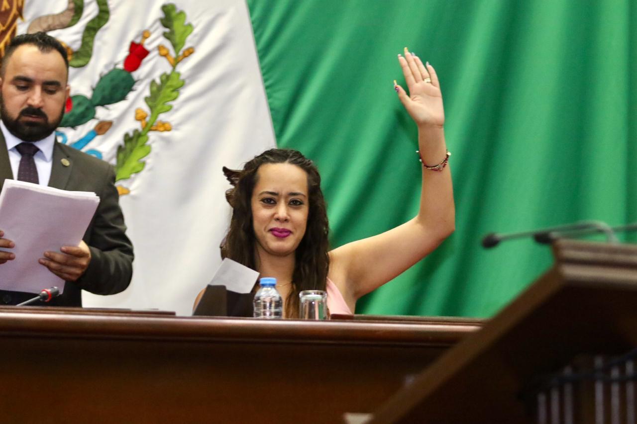 Exhortan a jóvenes a participar en Parlamento Juvenil