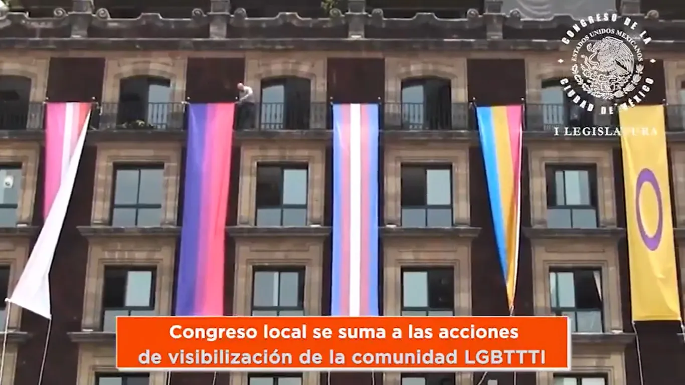 Congreso de CDMX se llena de banderas LGBT