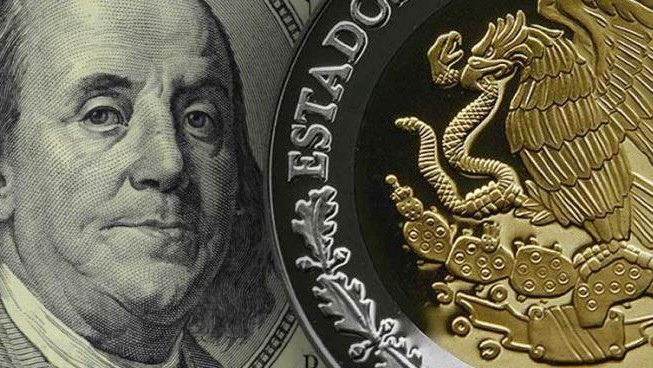 Calificadora 'tumba' al peso frente al Dólar