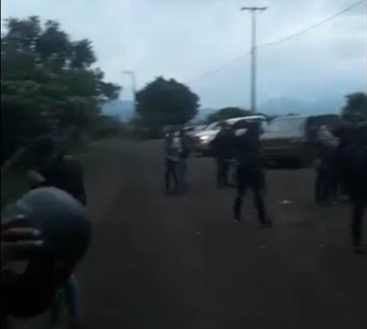 Circula en redes video del Cártel de Los Viagras en carretera de Michoacán