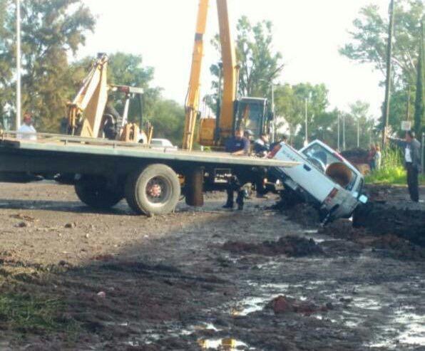 Tras inundaciones en Jiquilpan, Michoacán, gobernador asegura a sus habitantes “no están solos”