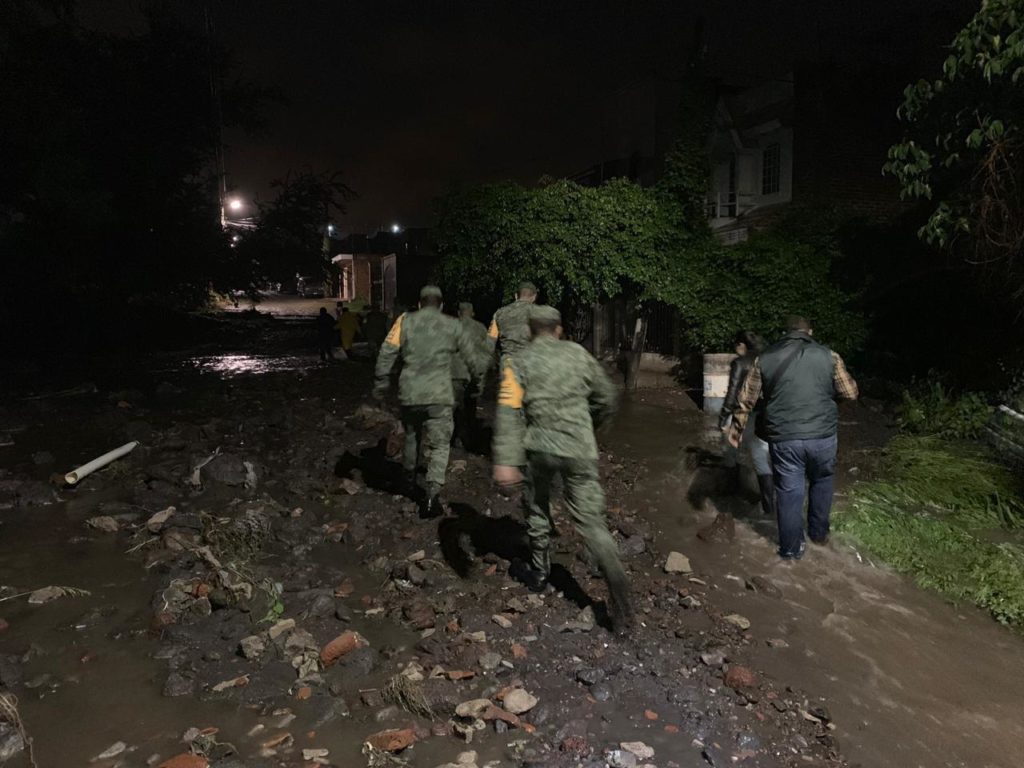 Tras inundaciones en Jiquilpan, Michoacán, gobernador asegura a sus habitantes “no están solos”